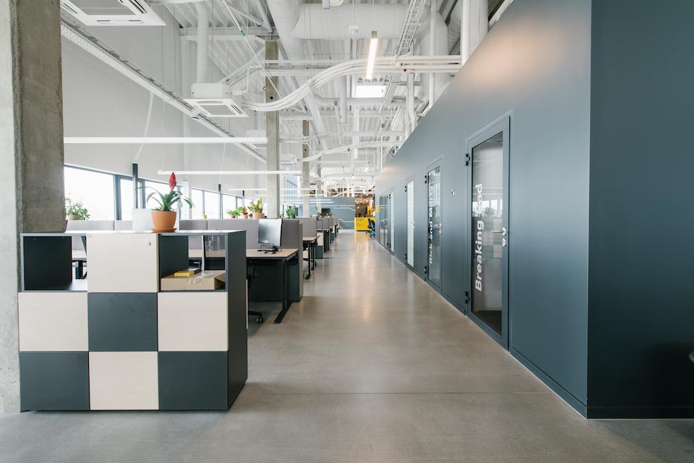 Handle Indianapolis Commercial Floor Restoration with help from Midwest Floor Restore image shows floor in office