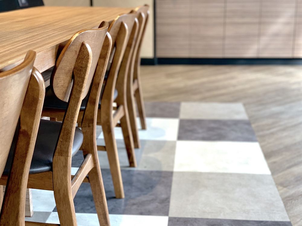 Receive professional Cincinnati Commercial Floor Cleaning from Midwest Floor Restore image shows row of chairs next to table