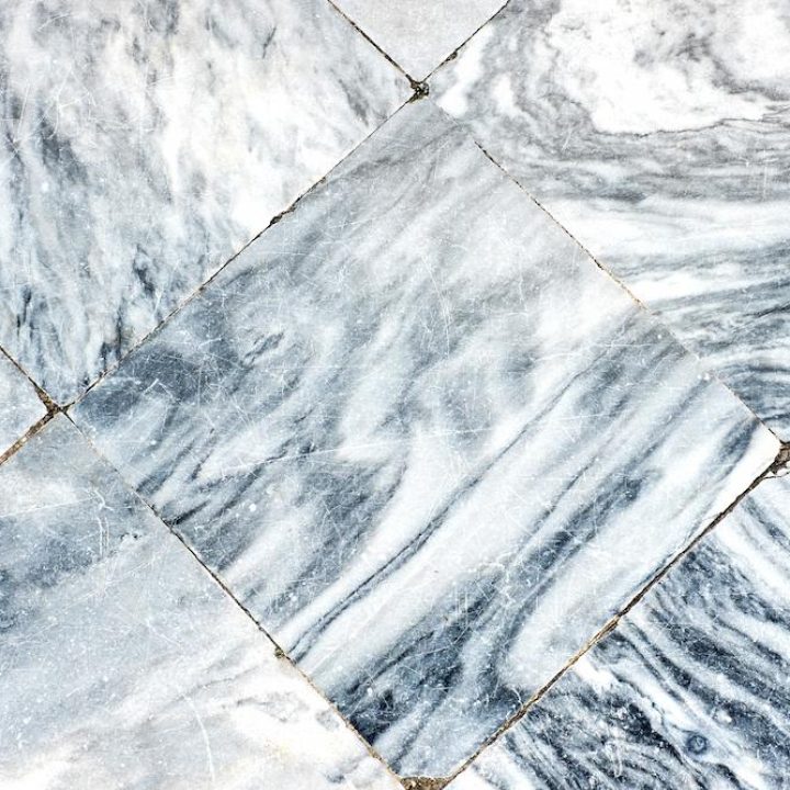 Maintain your marble floors with Cincinnati Marble Floor Cleaning from Midwest Floor Restore image shows marble tiles